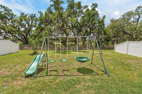 Villa ou maison à vendre à Zephyrhills, Floride: 3 chambres, 165.74 m2 № 2402935 - photo 27