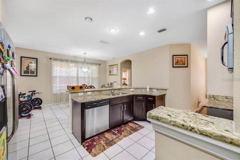 Villa ou maison à louer à Tampa, Floride: 4 chambres, 233.09 m2 № 2107180 - photo 15