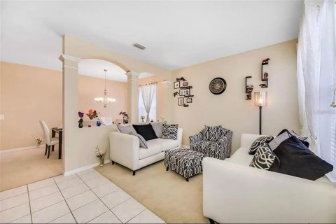 Villa ou maison à louer à Tampa, Floride: 4 chambres, 233.09 m2 № 2107180 - photo 6