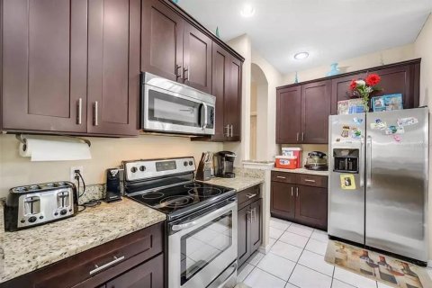 Villa ou maison à louer à Tampa, Floride: 4 chambres, 233.09 m2 № 2107180 - photo 13