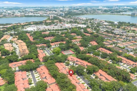 Adosado en venta en Orlando, Florida, 3 dormitorios, 163.32 m2 № 2157030 - foto 8