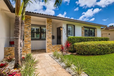 Casa en venta en Hollywood, Florida, 3 dormitorios, 129.04 m2 № 2010598 - foto 4