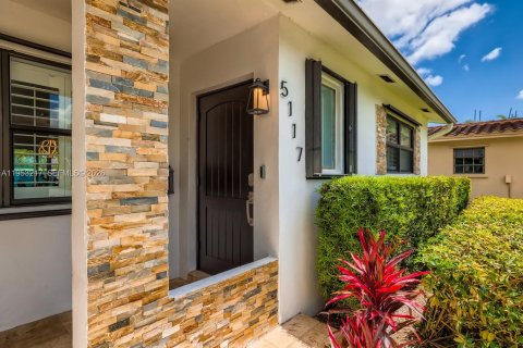 Casa en venta en Hollywood, Florida, 3 dormitorios, 129.04 m2 № 2010598 - foto 3