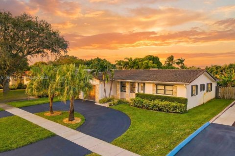 Casa en Hollywood, Florida 3 dormitorios, 129.04 m2 № 2010598