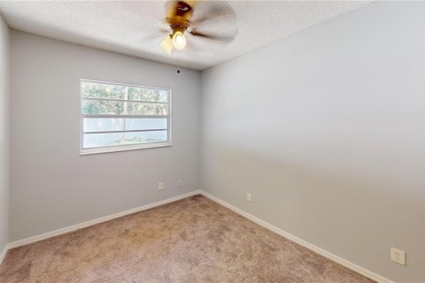 House in Winter Springs, Florida 4 bedrooms, 113.62 sq.m. № 1740505 - photo 12