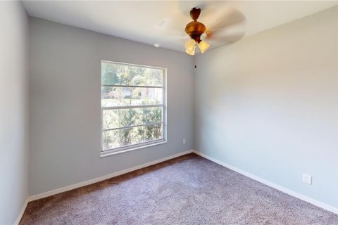 House in Winter Springs, Florida 4 bedrooms, 113.62 sq.m. № 1740505 - photo 9