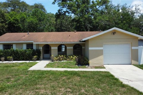 House in Winter Springs, Florida 4 bedrooms, 113.62 sq.m. № 1740505 - photo 16