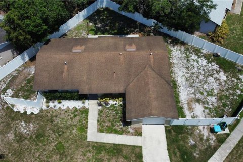 House in Winter Springs, Florida 4 bedrooms, 113.62 sq.m. № 1740505 - photo 17