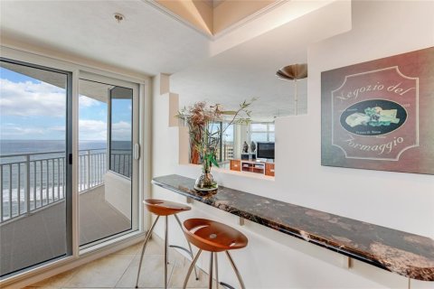 Condo in Daytona Beach Shores, Florida, 2 bedrooms  № 1363521 - photo 14
