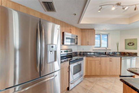 Condo in Daytona Beach Shores, Florida, 2 bedrooms  № 1363521 - photo 12