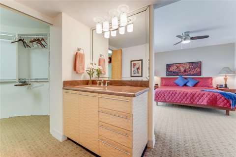 Condo in Daytona Beach Shores, Florida, 2 bedrooms  № 1363521 - photo 18