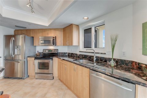 Condo in Daytona Beach Shores, Florida, 2 bedrooms  № 1363521 - photo 10