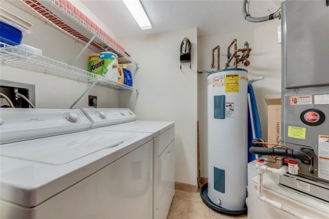 Condo in Daytona Beach Shores, Florida, 2 bedrooms  № 1363521 - photo 27