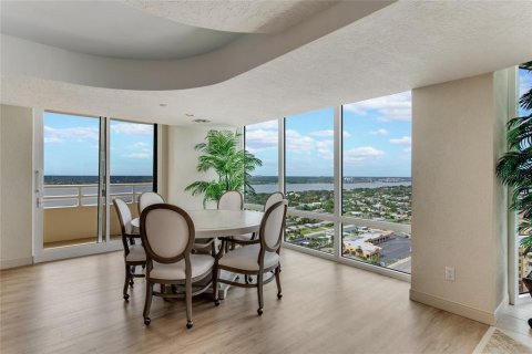 Condo in Daytona Beach Shores, Florida, 2 bedrooms  № 1363521 - photo 30