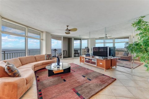 Condo in Daytona Beach Shores, Florida, 2 bedrooms  № 1363521 - photo 5