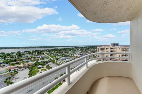 Condo in Daytona Beach Shores, Florida, 2 bedrooms  № 1363521 - photo 23