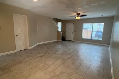 Condo in Orlando, Florida, 3 bedrooms № 2215781 - photo 16
