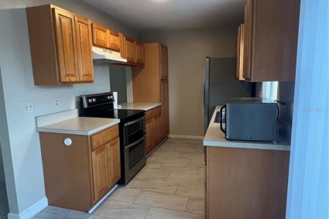 Condo in Orlando, Florida, 3 bedrooms № 2215781 - photo 6