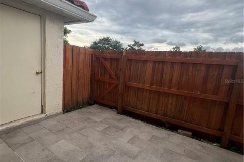 Condo in Orlando, Florida, 3 bedrooms № 2215781 - photo 11
