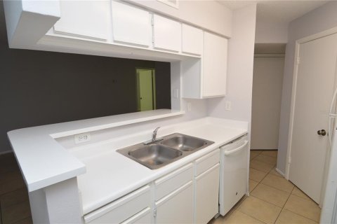 Condo in Tampa, Florida, 1 bedroom  № 1843537 - photo 9