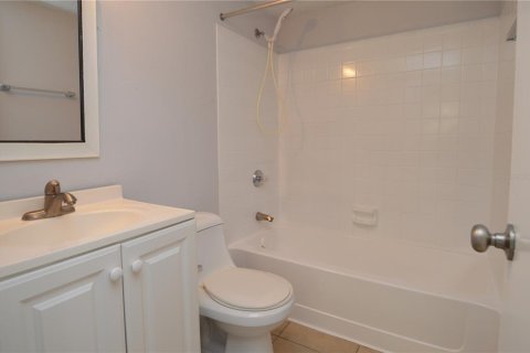 Condo in Tampa, Florida, 1 bedroom  № 1843537 - photo 20