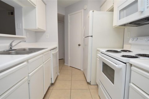 Condo in Tampa, Florida, 1 bedroom  № 1843537 - photo 8