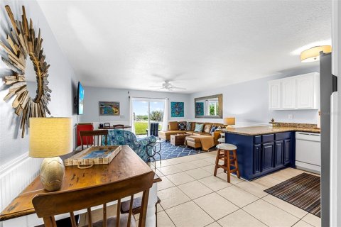 Condo in Cocoa Beach, Florida, 2 bedrooms  № 1643054 - photo 5