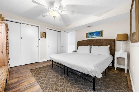 Condo in Cocoa Beach, Florida, 2 bedrooms  № 1643054 - photo 10