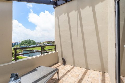 Condo in North Palm Beach, Florida, 3 bedrooms № 2261072 - photo 25