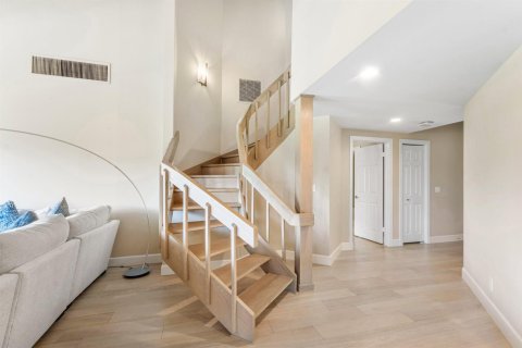 Condo in North Palm Beach, Florida, 3 bedrooms № 2261072 - photo 9
