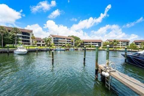 Condo in North Palm Beach, Florida, 3 bedrooms № 2261072 - photo 10