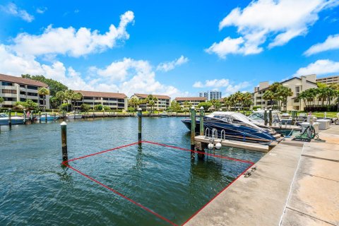 Condo in North Palm Beach, Florida, 3 bedrooms № 2261072 - photo 6