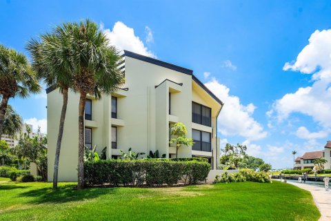 Condo in North Palm Beach, Florida, 3 bedrooms № 2261072 - photo 11
