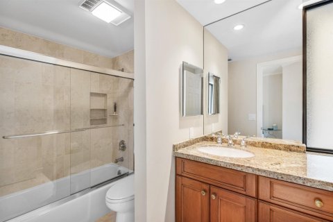 Condo in North Palm Beach, Florida, 3 bedrooms № 2261072 - photo 20