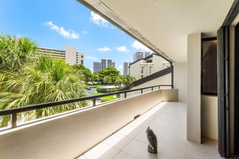 Condo in North Palm Beach, Florida, 3 bedrooms № 2261072 - photo 15