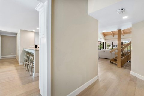Condo in North Palm Beach, Florida, 3 bedrooms № 2261072 - photo 8