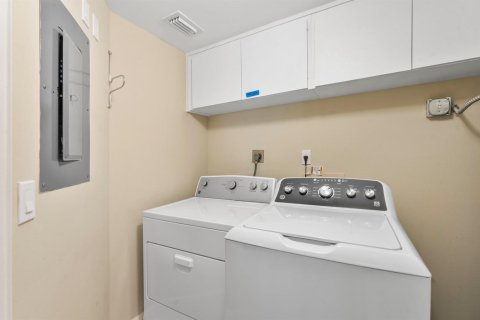 Condo in North Palm Beach, Florida, 3 bedrooms № 2261072 - photo 21