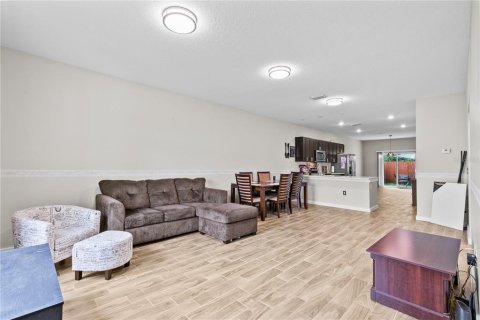 Duplex in Apopka, Florida 3 bedrooms, 144.93 sq.m. № 2314204 - photo 5