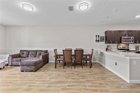 Duplex in Apopka, Florida 3 bedrooms, 144.93 sq.m. № 2314204 - photo 7
