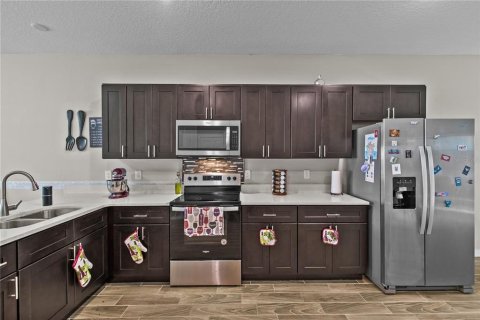Duplex in Apopka, Florida 3 bedrooms, 144.93 sq.m. № 2314204 - photo 12