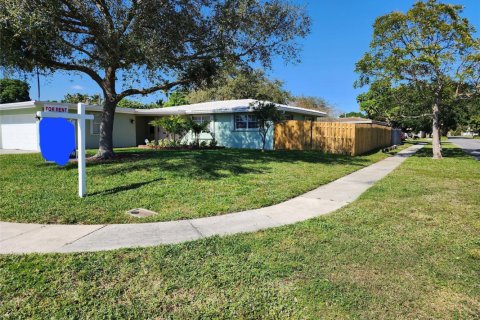 Villa ou maison à louer à Pompano Beach, Floride: 3 chambres, 180.79 m2 № 963852 - photo 1
