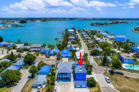 Villa ou maison à Madeira Beach, Floride 3 chambres, 164.62 m2 № 2306432