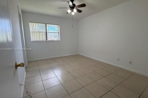 Copropriété à louer à Sunrise, Floride: 2 chambres, 83.61 m2 № 1997595 - photo 17