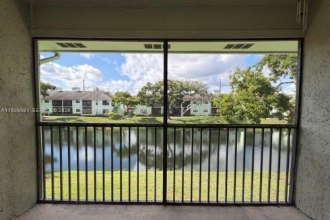 Copropriété à louer à Sunrise, Floride: 2 chambres, 83.61 m2 № 1997595 - photo 6