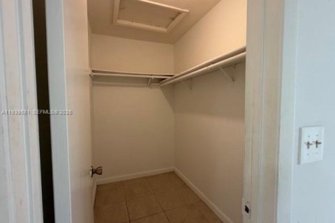 Copropriété à louer à Sunrise, Floride: 2 chambres, 83.61 m2 № 1997595 - photo 16