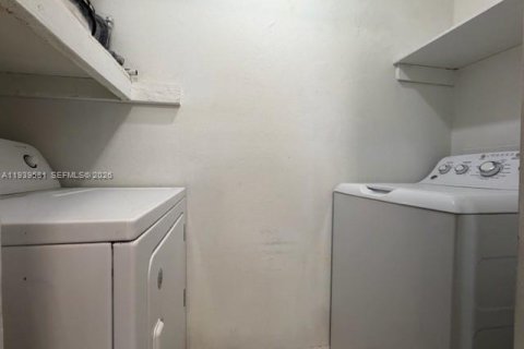 Copropriété à louer à Sunrise, Floride: 2 chambres, 83.61 m2 № 1997595 - photo 12