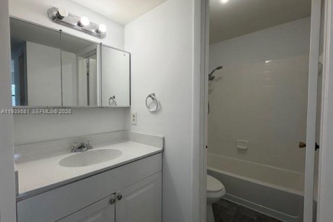 Copropriété à louer à Sunrise, Floride: 2 chambres, 83.61 m2 № 1997595 - photo 18