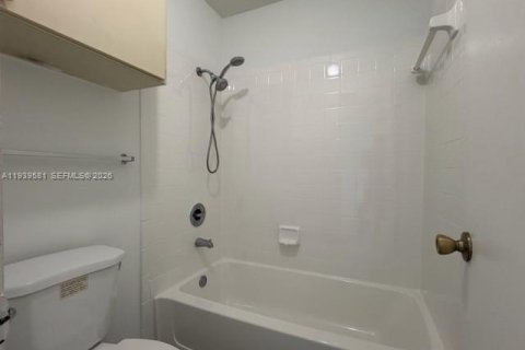 Copropriété à louer à Sunrise, Floride: 2 chambres, 83.61 m2 № 1997595 - photo 14