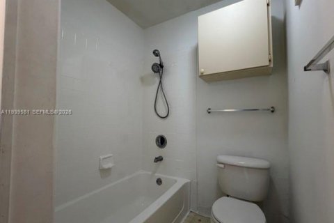 Copropriété à louer à Sunrise, Floride: 2 chambres, 83.61 m2 № 1997595 - photo 15