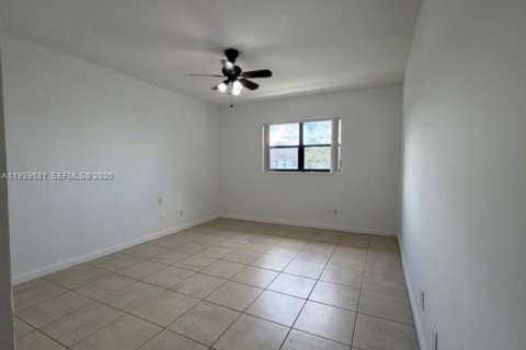 Copropriété à louer à Sunrise, Floride: 2 chambres, 83.61 m2 № 1997595 - photo 20